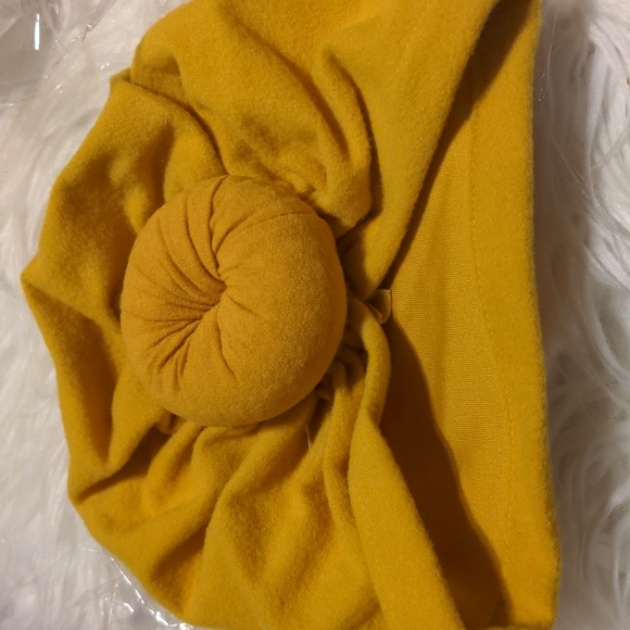 Hair accessories bundle of 6 piece 2 cap 4 headband - Picture 2 of 7